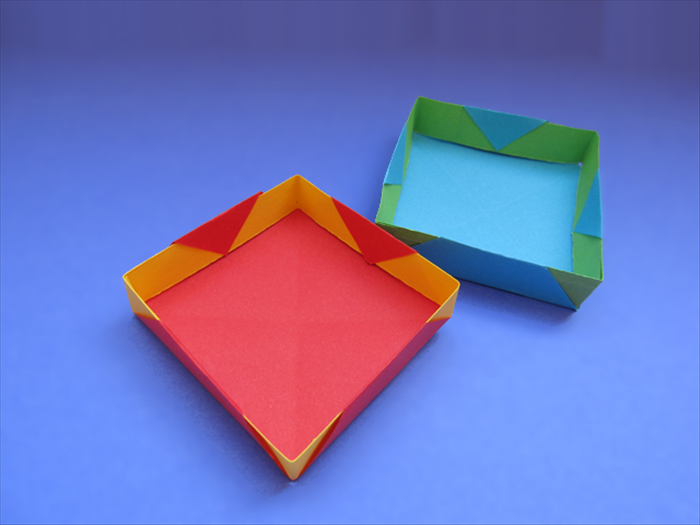 <p> Materials:</p> 
<p> 1 paper square</p> 
<p> 1 long paper strip</p> 
<p> Paper glue</p> 
<p> Scissors</p> 
<p>  </p>